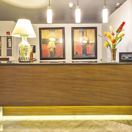 Ritz Astor Hotel Makati City Eksteriør bilde