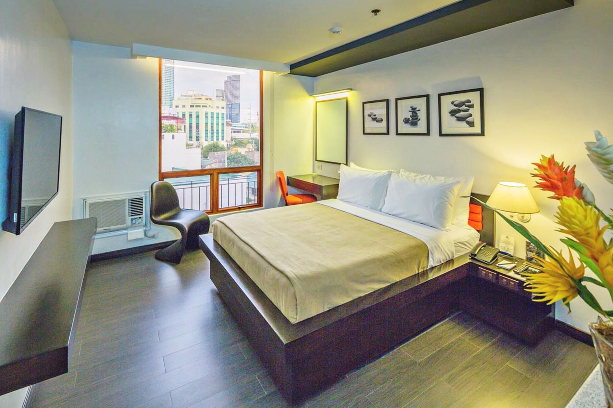 Ritz Astor Hotel Makati City Eksteriør bilde